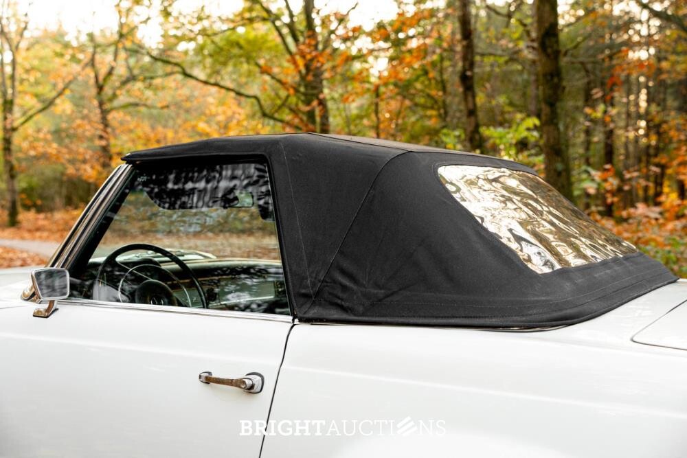 Mercedes-Benz 280 SL Pagode – Handgeschakeld – EU-uitvoering – 2.8 liter zes-in-lijn.