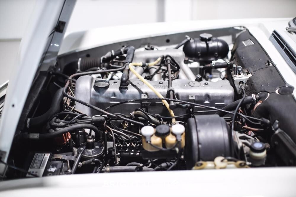 Mercedes-Benz 280 SL Pagode – Handgeschakeld – EU-uitvoering – 2.8 liter zes-in-lijn.