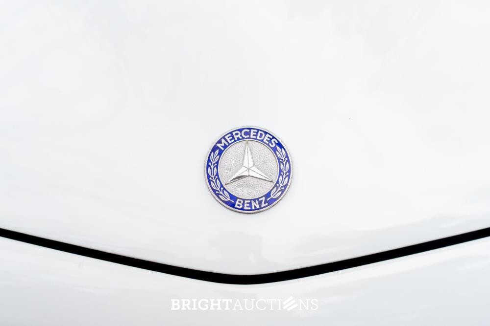 Mercedes-Benz 280 SL Pagode – Handgeschakeld – EU-uitvoering – 2.8 liter zes-in-lijn.