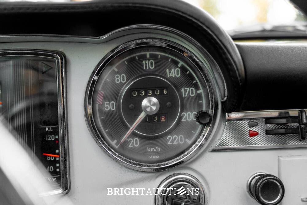 Mercedes-Benz 280 SL Pagode – Handgeschakeld – EU-uitvoering – 2.8 liter zes-in-lijn.