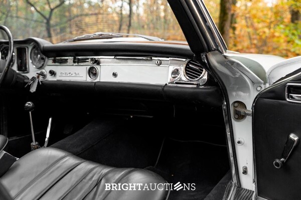 Mercedes-Benz 280 SL Pagode – Handgeschakeld – EU-uitvoering – 2.8 liter zes-in-lijn.