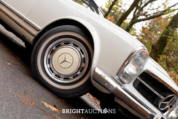 Mercedes-Benz 280 SL Pagode – Handgeschakeld – EU-uitvoering – 2.8 liter zes-in-lijn.