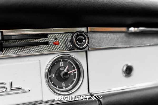 Mercedes-Benz 280 SL Pagode – Handgeschakeld – EU-uitvoering – 2.8 liter zes-in-lijn.