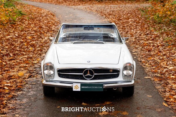 Mercedes-Benz 280 SL Pagode – Handgeschakeld – EU-uitvoering – 2.8 liter zes-in-lijn.