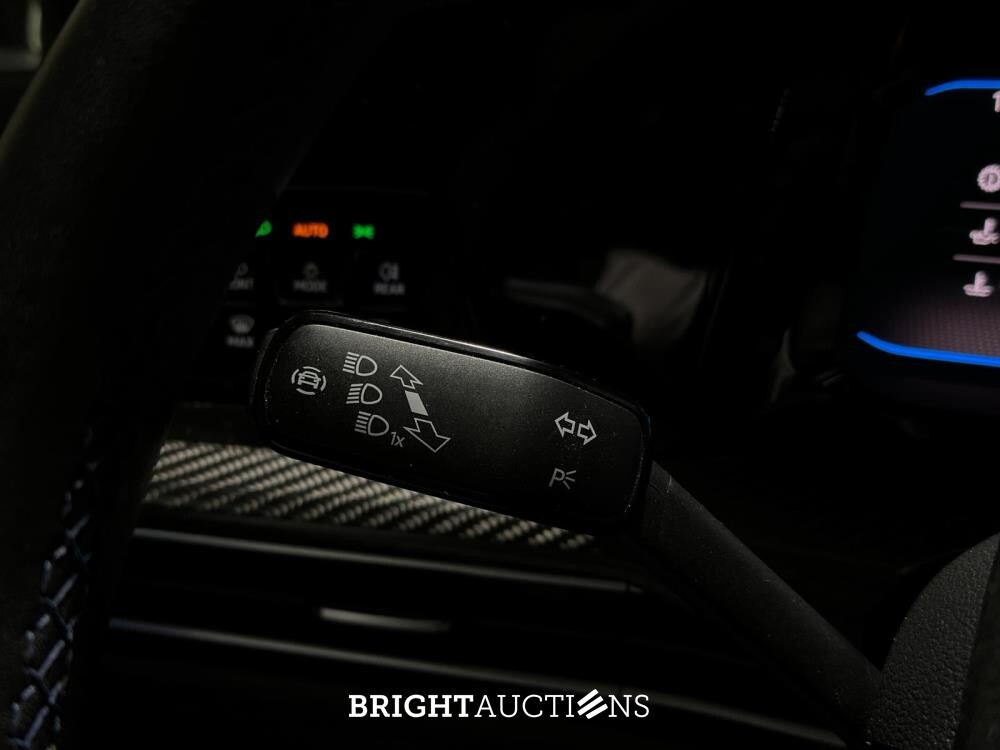 Volkswagen Golf VIII R 4Motion 20th Annniversary -AKRAPOVIC- 2.0 TSI 333pk 2023 LIMITED (Golf 8), NL-KENTEKEN