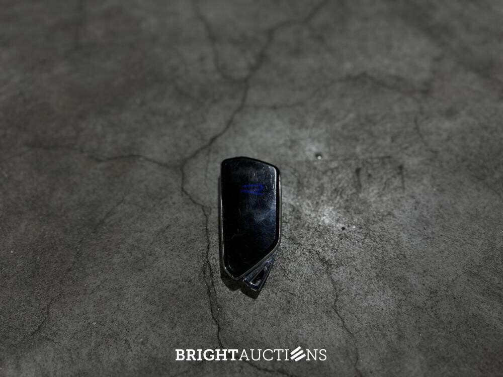 Volkswagen Golf VIII R 4Motion 20th Annniversary -AKRAPOVIC- 2.0 TSI 333pk 2023 LIMITED (Golf 8), NL-KENTEKEN