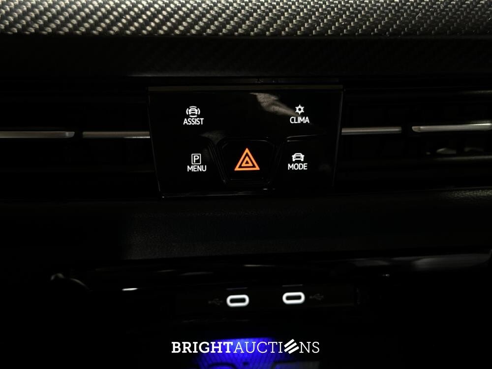 Volkswagen Golf VIII R 4Motion 20th Annniversary -AKRAPOVIC- 2.0 TSI 333pk 2023 LIMITED (Golf 8), NL-KENTEKEN