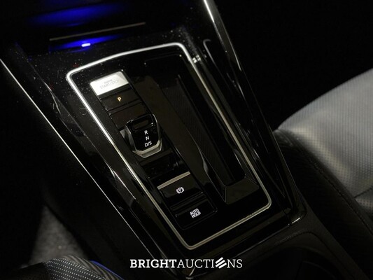 Volkswagen Golf VIII R 4Motion 20th Annniversary -AKRAPOVIC- 2.0 TSI 333pk 2023 LIMITED (Golf 8), NL-KENTEKEN