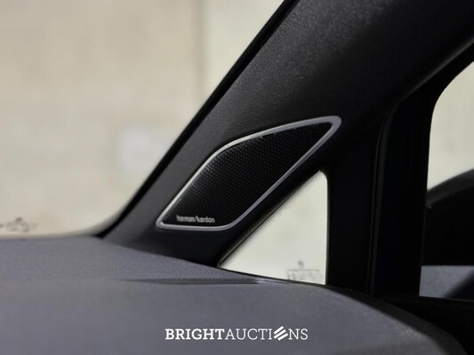 Volkswagen Golf VIII R 4Motion 20th Annniversary -AKRAPOVIC- 2.0 TSI 333pk 2023 LIMITED (Golf 8), NL-KENTEKEN