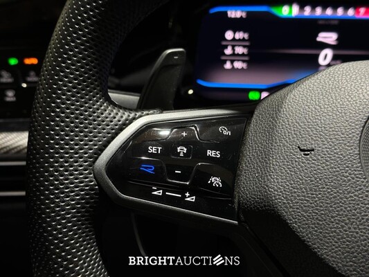 Volkswagen Golf VIII R 4Motion 20th Annniversary -AKRAPOVIC- 2.0 TSI 333pk 2023 LIMITED (Golf 8), NL-KENTEKEN