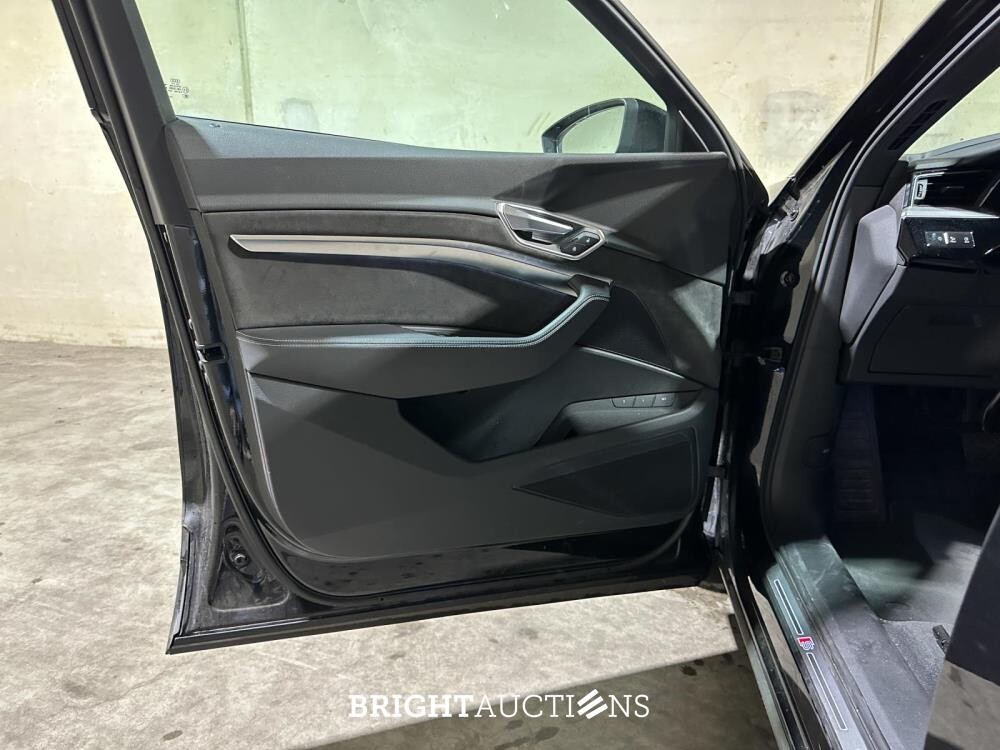 Audi e-tron 50 Quattro Launch Edition Black 71 kWh S-Line 313pk 2019 (Origineel-NL), H-970-BH