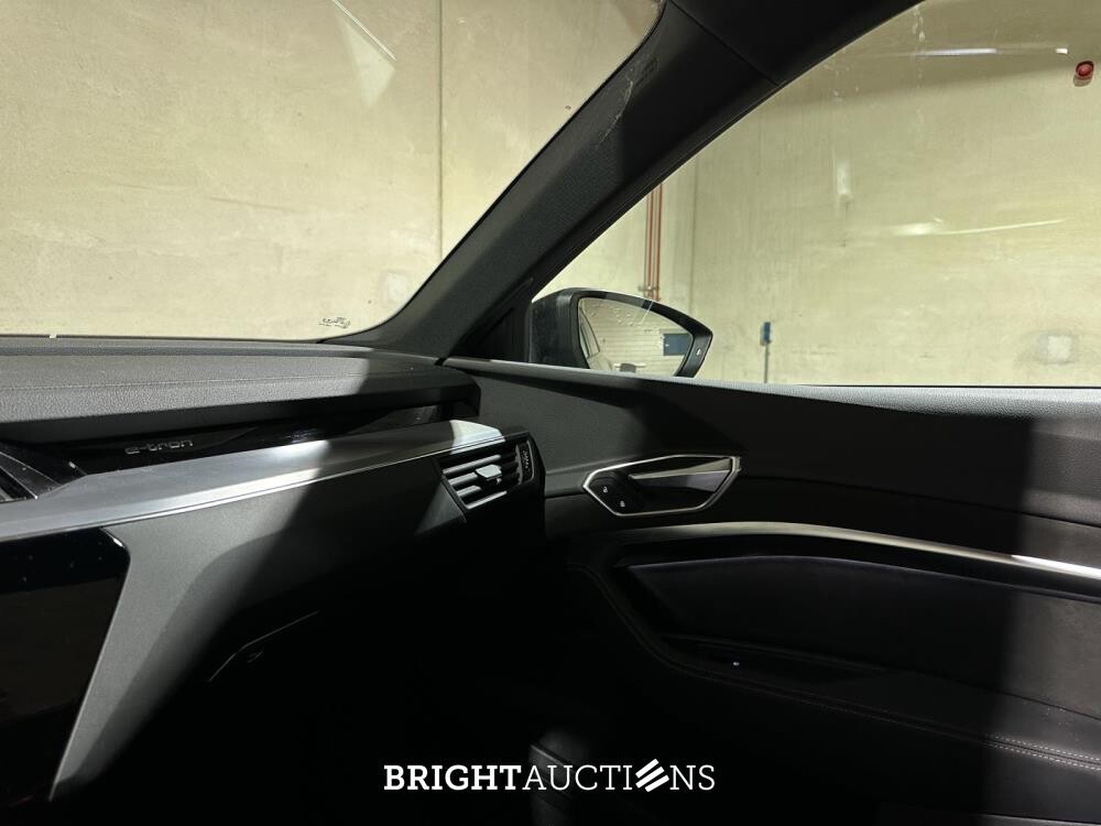 Audi e-tron 50 Quattro Launch Edition Black 71 kWh S-Line 313pk 2019 (Origineel-NL), H-970-BH