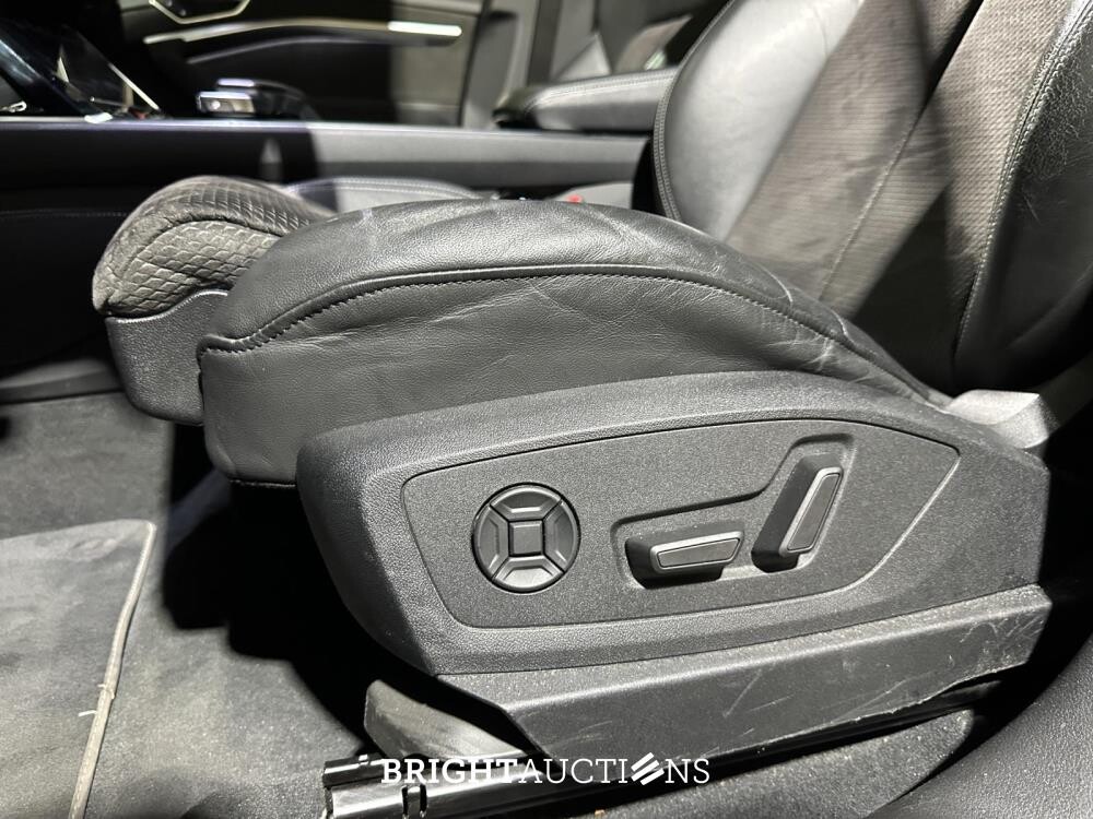 Audi e-tron 50 Quattro Launch Edition Black 71 kWh S-Line 313pk 2019 (Origineel-NL), H-970-BH