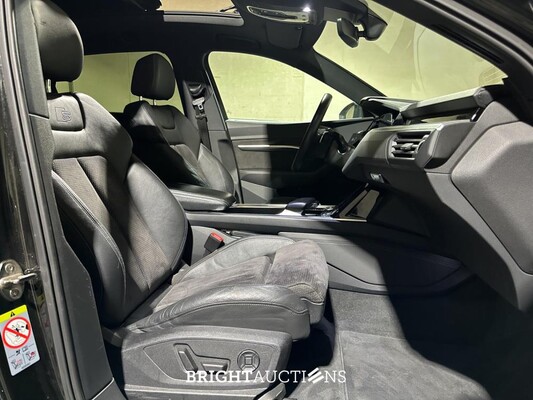 Audi e-tron 50 Quattro Launch Edition Black 71 kWh S-Line 313pk 2019 (Origineel-NL), H-970-BH