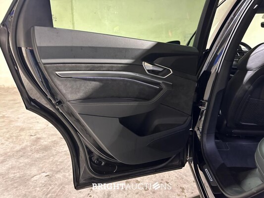 Audi e-tron 50 Quattro Launch Edition Black 71 kWh S-Line 313pk 2019 (Origineel-NL), H-970-BH