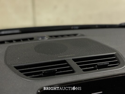 Polestar 2 Long Range Dual Motor Launch Edition 78kWh 408pk 2020 (Origineel-NL + 1e Eigenaar) J-075-LS