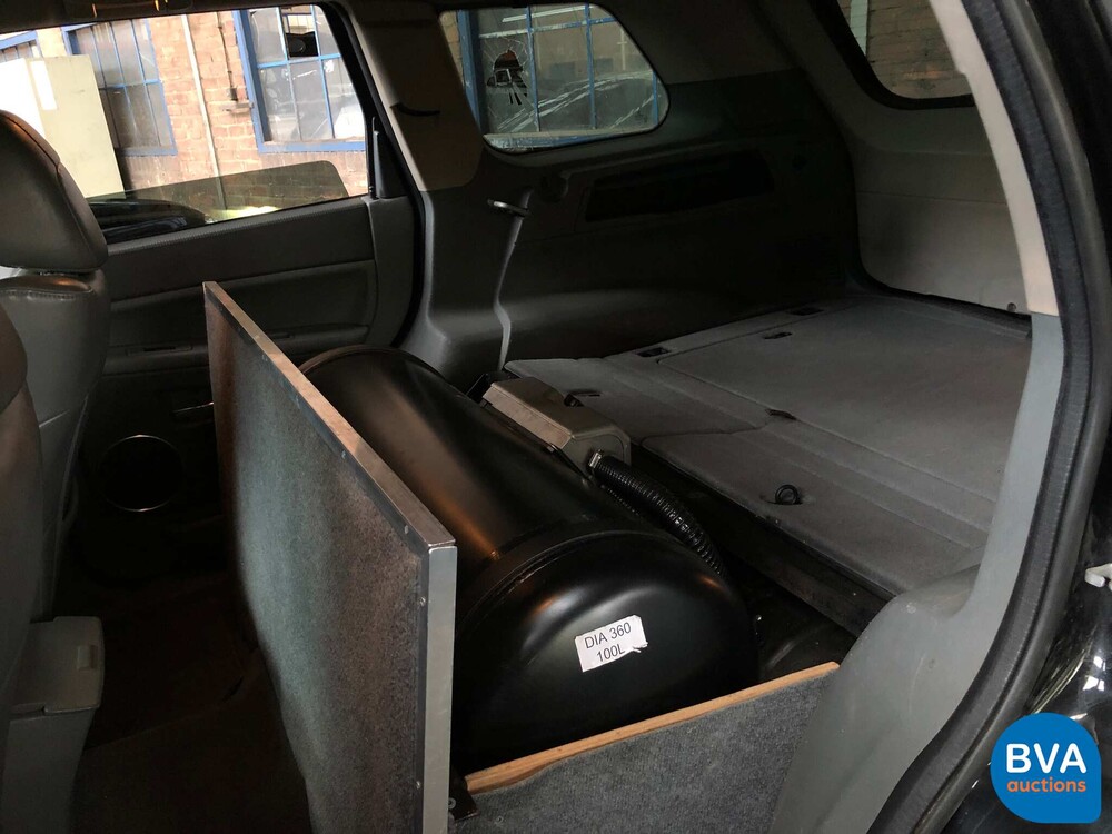 Jeep Grand Cherokee SRT6.1 V8 2007, graue Zulassung.