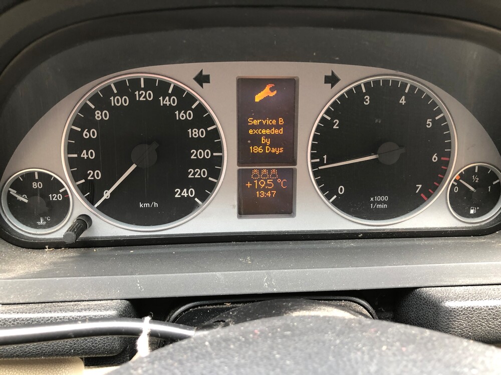 Jeep Grand Cherokee SRT6.1 V8 2007, graue Zulassung.