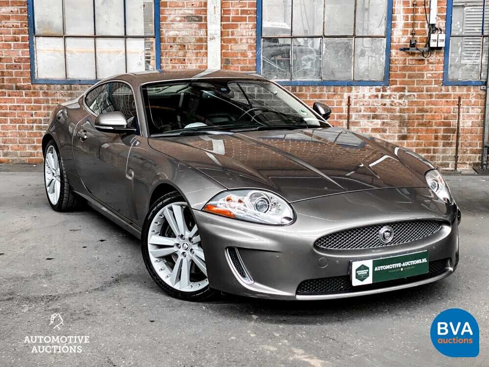 Jaguar XK5.0 V8 Coupé Portfolio 385PS 2009 -Org. NL-, 99-HRN-3.
