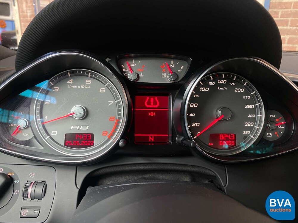 Audi R8 4.2 V8 FSI Quatrro 420 PS 2008, 32-RBK-1.