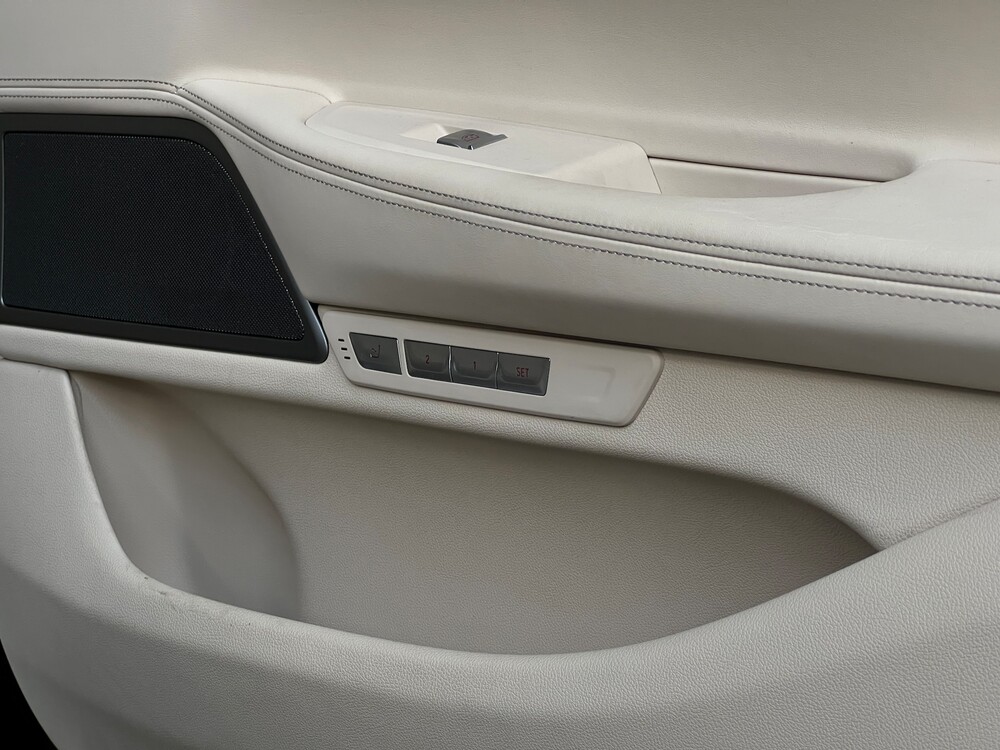 BMW M760Li xDrive M-Sport V12 7er LANG 609pk 2016 G12, L-128-BS.