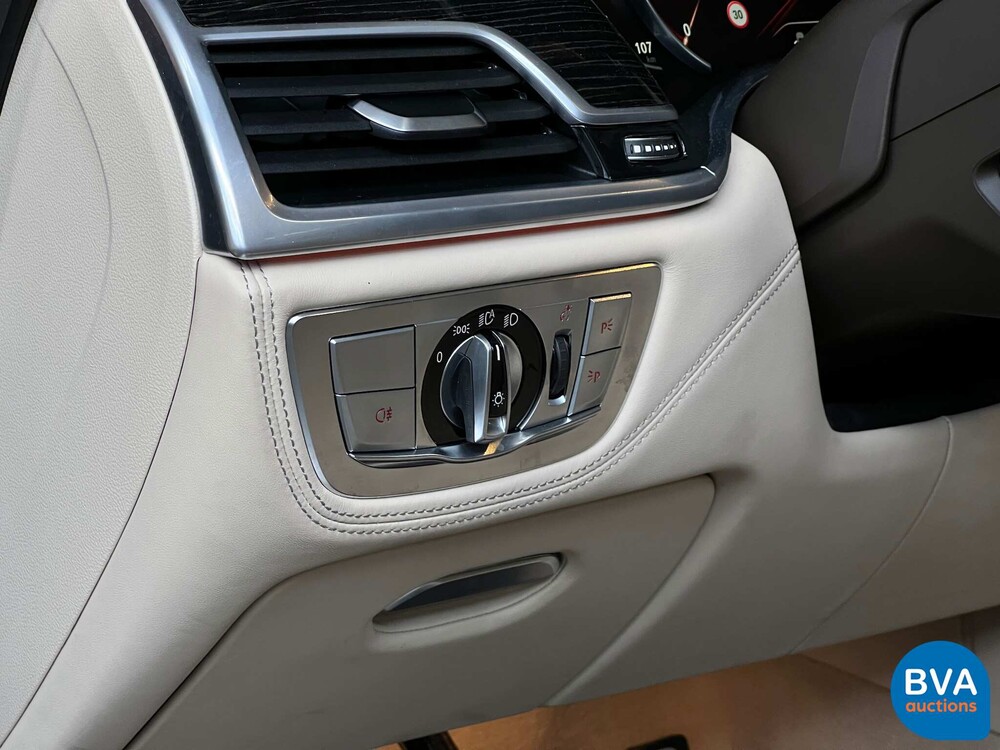 BMW M760Li xDrive M-Sport V12 7er LANG 609pk 2016 G12, L-128-BS.