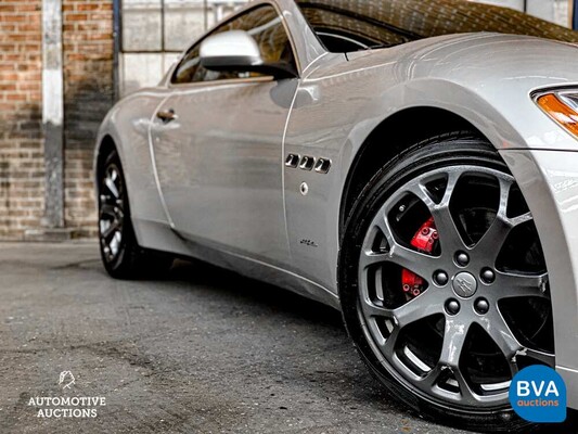 Maserati Gran Turismo GT 405pk 2012