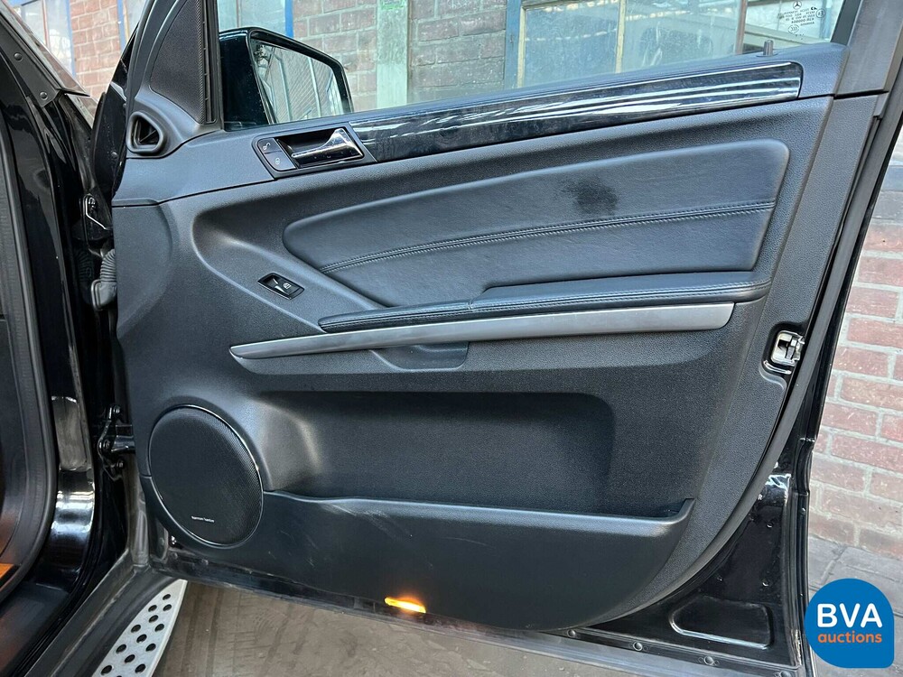 Mercedes-Benz ML63 AMG 510 PS 2010, P-957-FP.