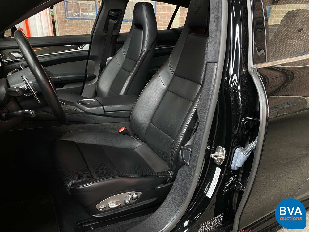 Porsche Panamera 4.8 Turbo S SportChrono 551pk 2011, XJ-976-R.