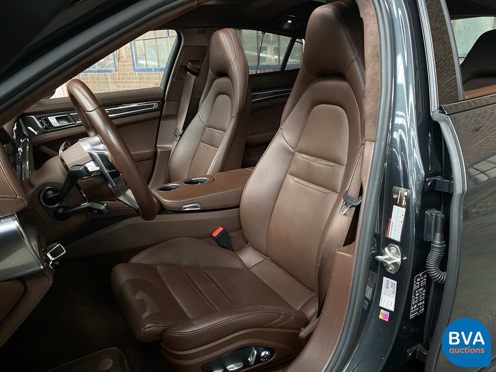 Porsche Panamera Turbo S 680 PS E-Hybrid 4.0 2018 Sport-Design -Org. NL-, RR-712-R.