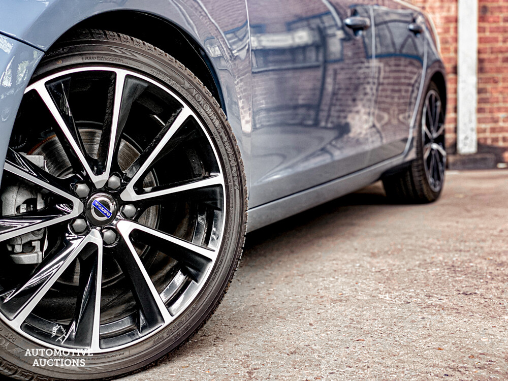 Volvo V60 T5 Summum 245 PS 2017, P-614-LP.