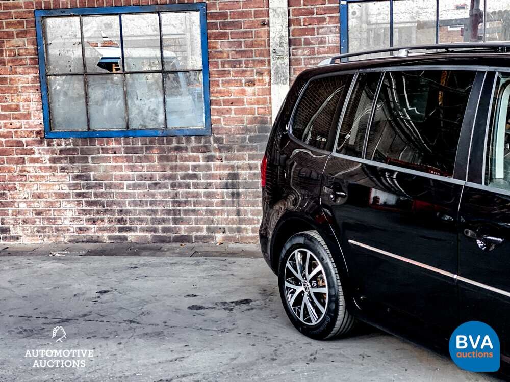 VW Touran 1.4 TSI Highline 7-Personen 140 PS, J-425-PD.