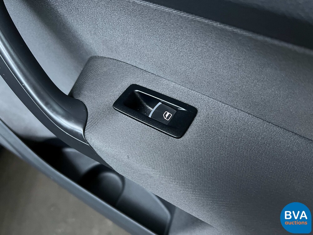 VW Touran 1.4 TSI Highline 7-Personen 140 PS, J-425-PD.