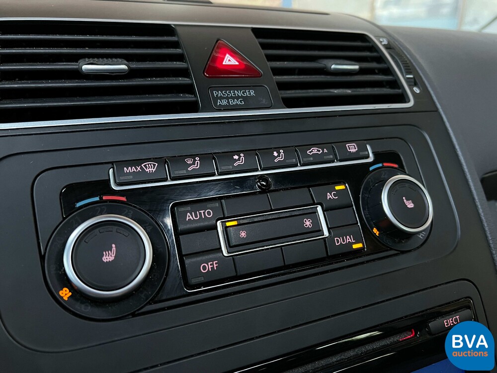 VW Touran 1.4 TSI Highline 7-Personen 140 PS, J-425-PD.