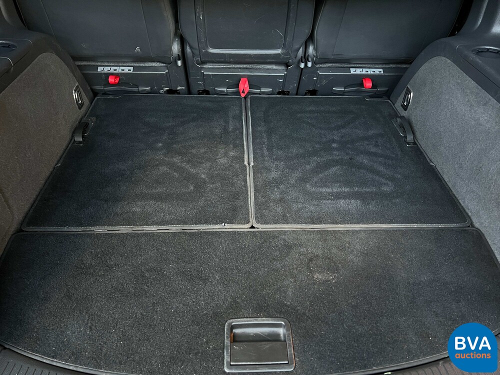 VW Touran 1.4 TSI Highline 7-Personen 140 PS, J-425-PD.