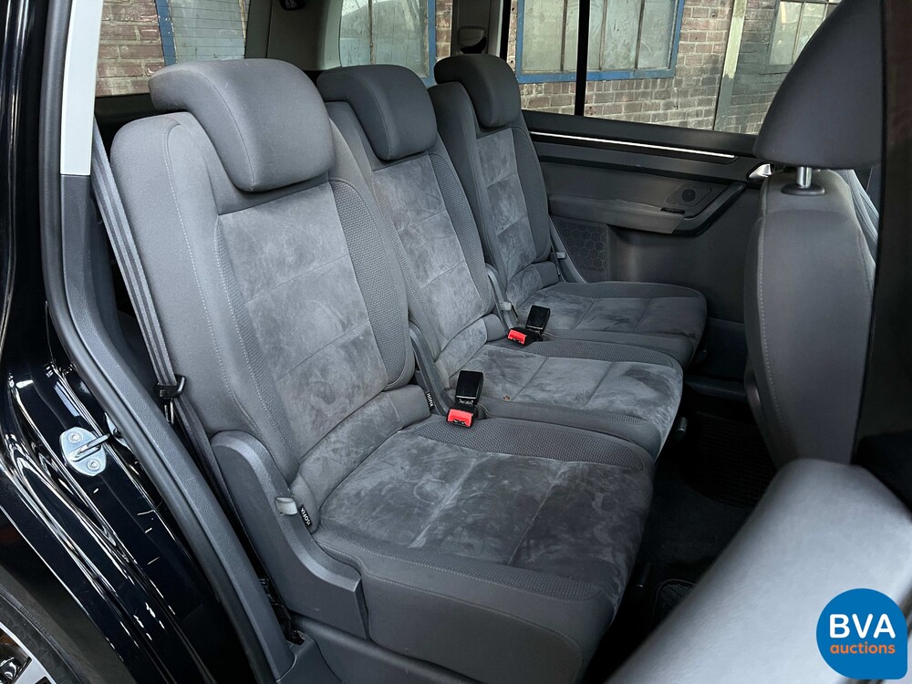 VW Touran 1.4 TSI Highline 7-Personen 140 PS, J-425-PD.