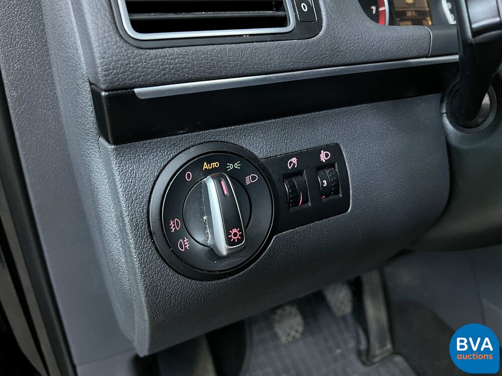 VW Touran 1.4 TSI Highline 7-Personen 140 PS, J-425-PD.