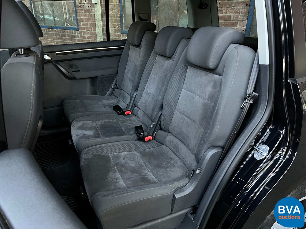 VW Touran 1.4 TSI Highline 7-Personen 140 PS, J-425-PD.