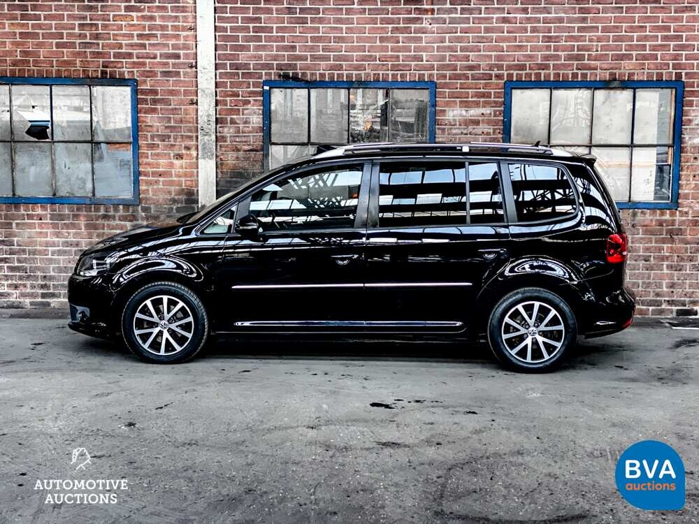 VW Touran 1.4 TSI Highline 7-Personen 140 PS, J-425-PD.