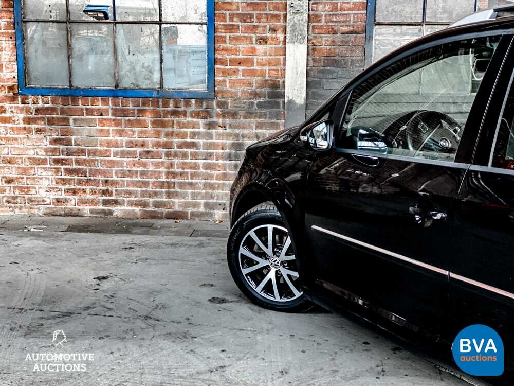 VW Touran 1.4 TSI Highline 7-Personen 140 PS, J-425-PD.