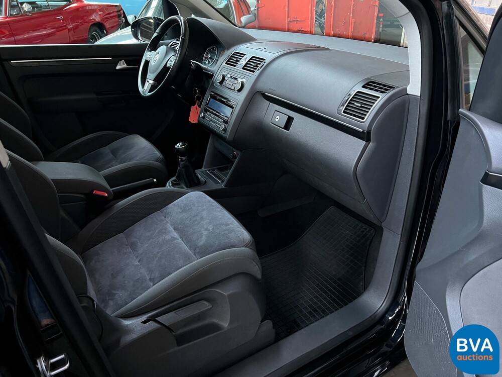 VW Touran 1.4 TSI Highline 7-Personen 140 PS, J-425-PD.