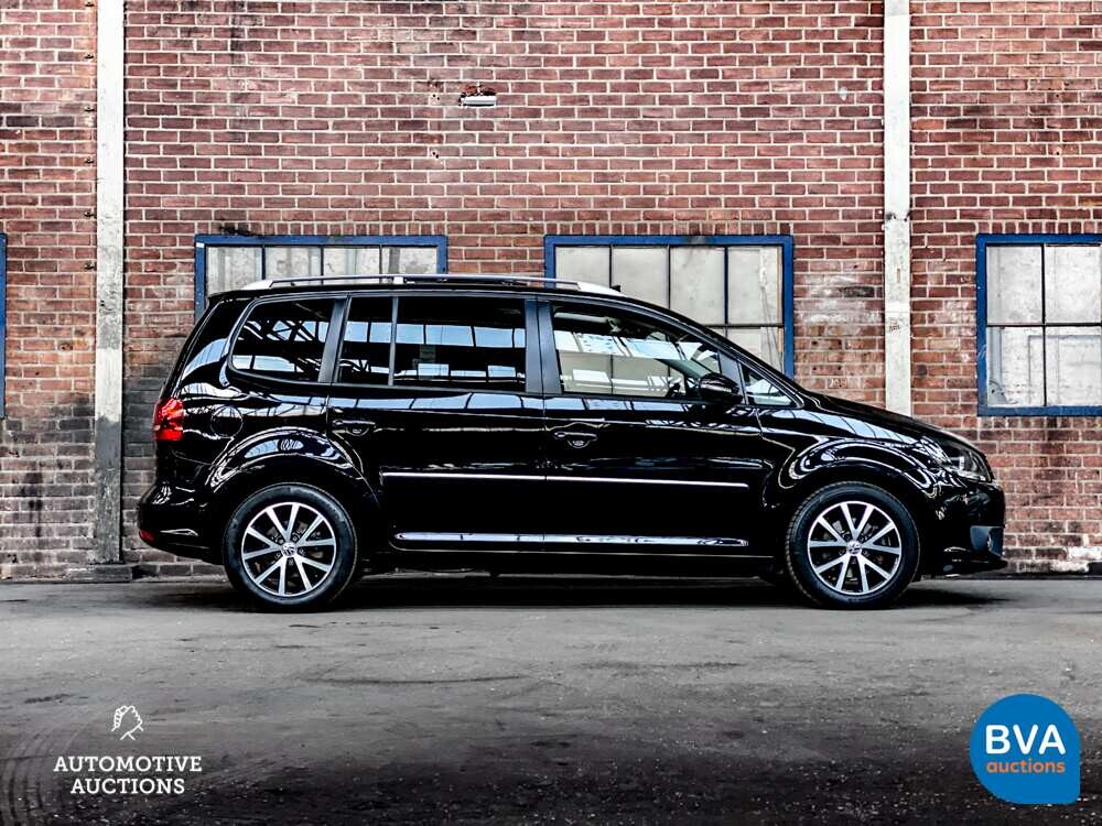 VW Touran 1.4 TSI Highline 7-Personen 140 PS, J-425-PD.