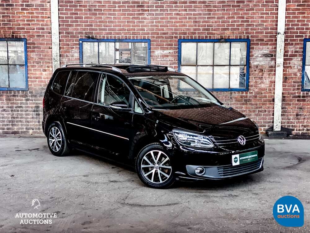 VW Touran 1.4 TSI Highline 7-Personen 140 PS, J-425-PD.