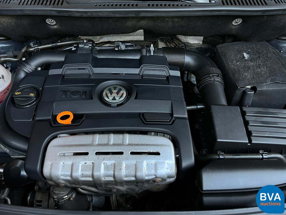 VW Touran 1.4 TSI Highline 7-Personen 140 PS, J-425-PD.