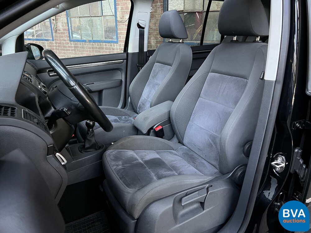 VW Touran 1.4 TSI Highline 7-Personen 140 PS, J-425-PD.