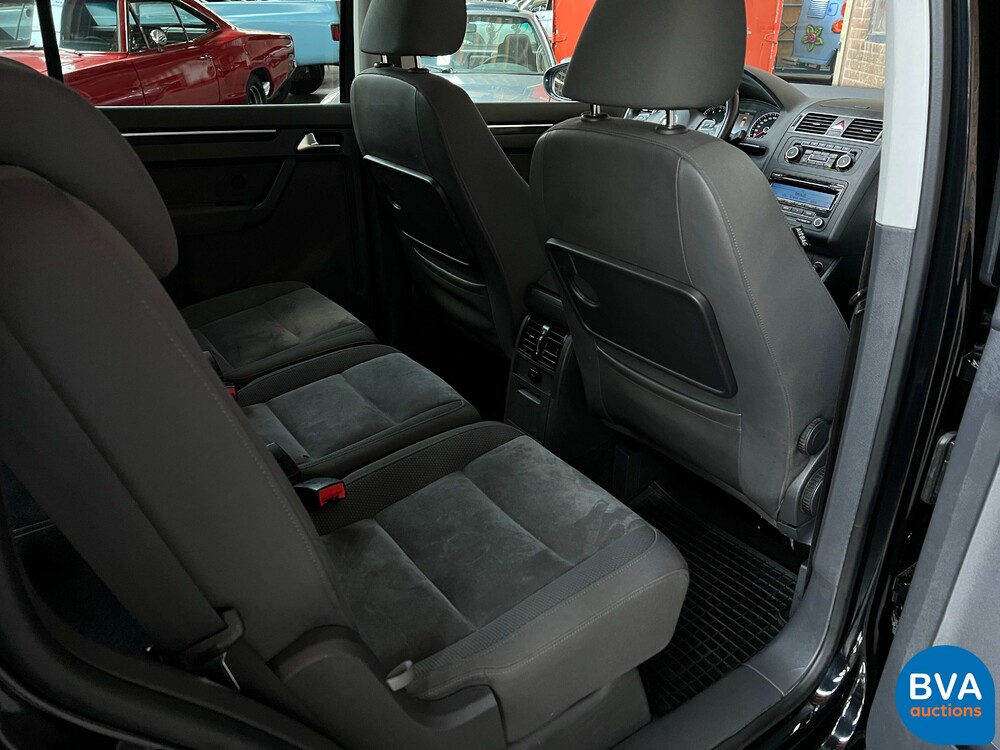 VW Touran 1.4 TSI Highline 7-Personen 140 PS, J-425-PD.