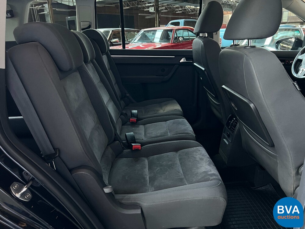 VW Touran 1.4 TSI Highline 7-Personen 140 PS, J-425-PD.
