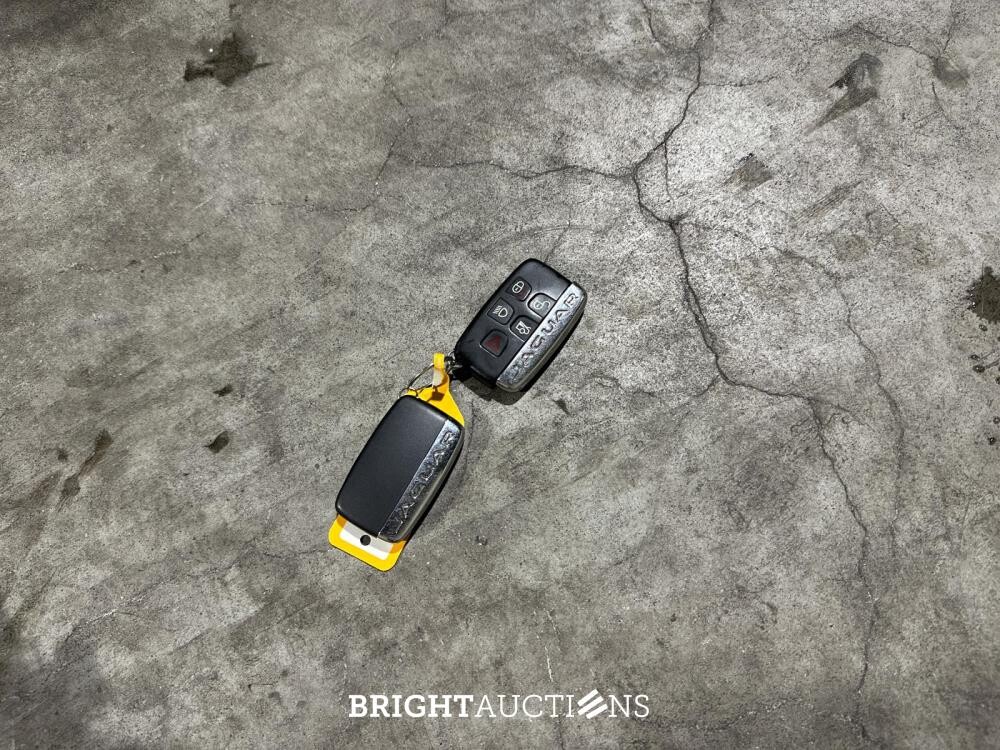 Jaguar XF 2.0t Portfolio R-Sport 250pk 2019 (Origineel-NL), ZF-064-T