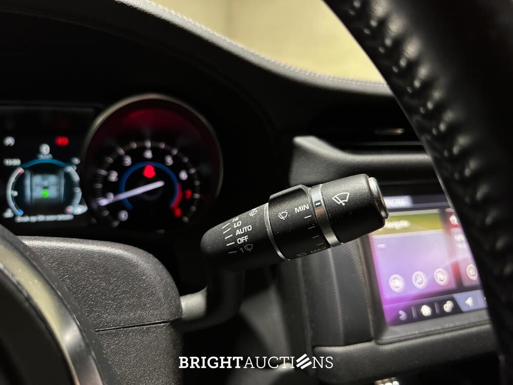 Jaguar XF 2.0t Portfolio R-Sport 250pk 2019 (Origineel-NL), ZF-064-T