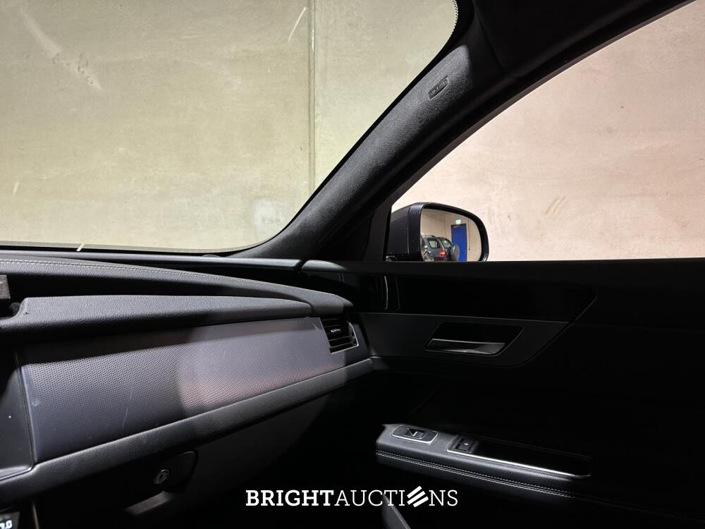 Jaguar XF 2.0t Portfolio R-Sport 250pk 2019 (Origineel-NL), ZF-064-T